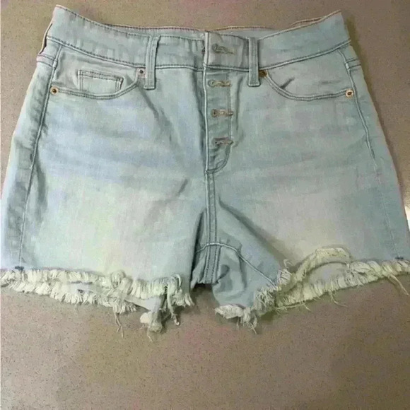 Universal thread Jean shorts - Picture 1 of 8